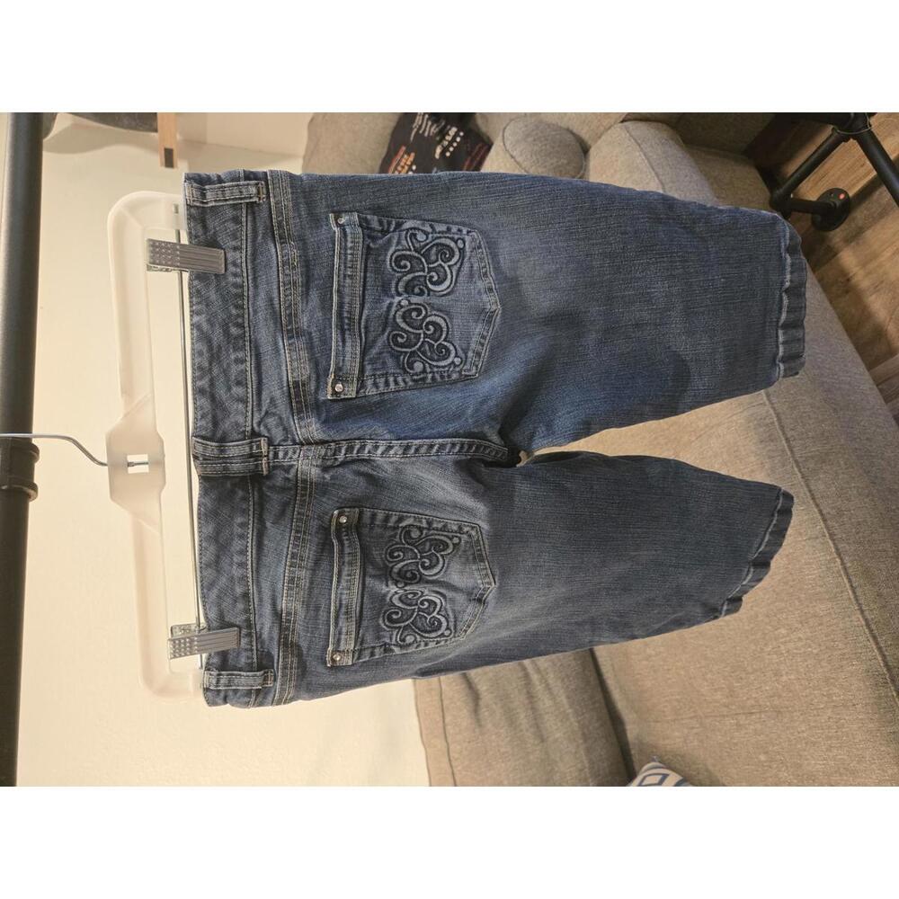White House Black Market Denim Capri Shorts - Size 6 - Picture 3 of 4